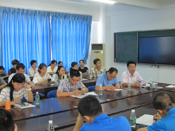 1505965947274930.jpg 王明对部署学院学生工作.JPG